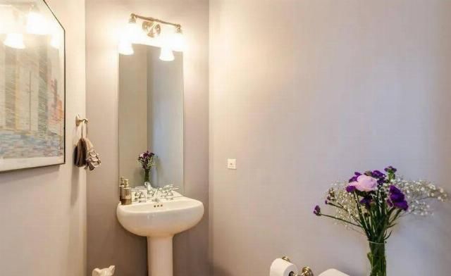  房爆|闪瞎眼：宽度不到1米的纸片房爆红全网！网友：真的能住人？