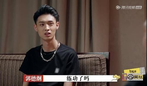  斗笑|秦霄贤为何能成为《德云斗笑社》第一期让人印象最深的嘉宾？