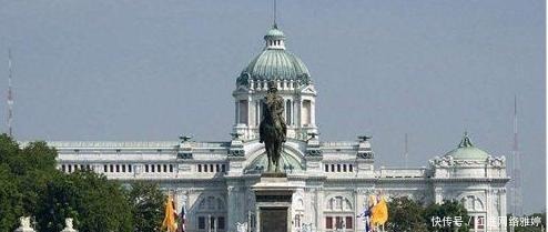 老乡|他称帝后送老乡18缸咸菜,老乡扔掉17缸,结果后悔了