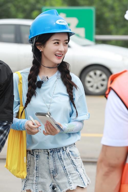  眼神|黄晓明自夸年轻，被赵丽颖一个眼神吓到心虚，霸道总裁地位不保