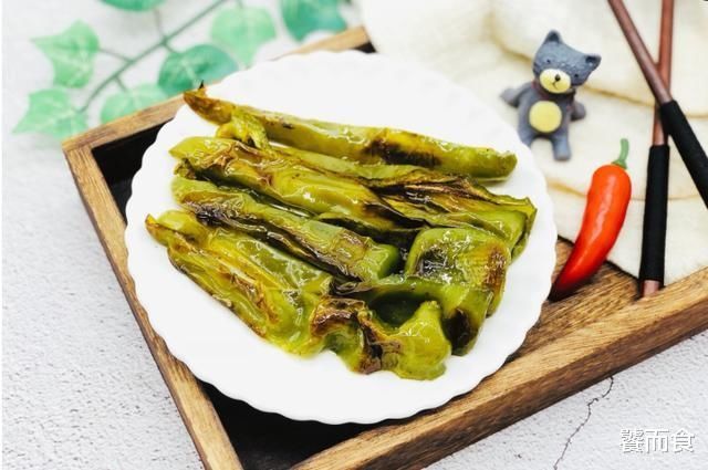 喜欢吃|青椒的独特做法，不用炒，不用煮，还不凉拌，简单好吃