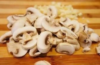  差别|蘑菇要买鲜的还是干的？买贵的还是便宜的？告诉你营养有多大差别