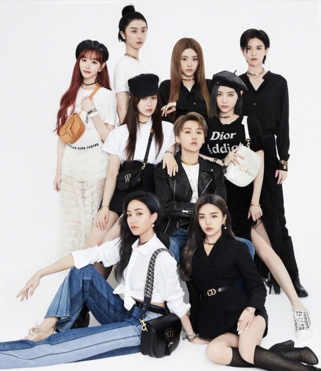  站位|THE9团综录制合影，谁注意到队长安崎谢可寅的站位？迷之操作