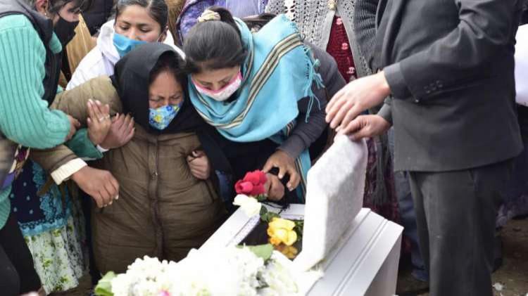  女孩|9岁女孩下午出门后失踪，第二天她只穿着内衣的尸体被扔在街头