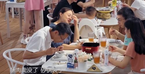  机智|杨超越现身《中餐厅4》，却遇首次“被迫”退单，多加4字机智救场获赞无数