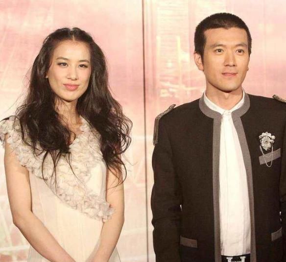  黄圣依的口|黄圣依终于跟宁静成队友，五公她却被淘汰，八个箱子白带了