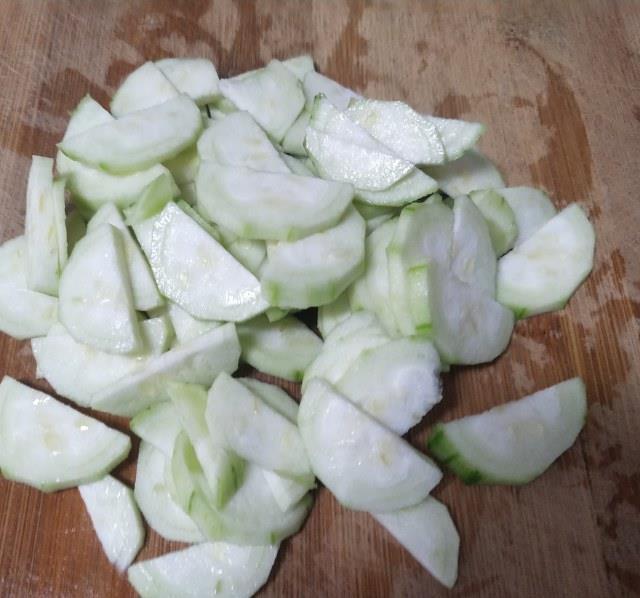  夏日|丝瓜豆腐汤，夏日清淡解暑降温汤