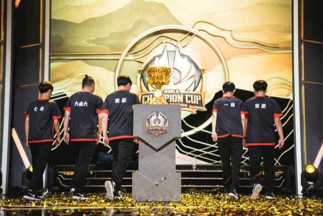  成了很大|“御三家”黑粉越斗越激烈，私信“干扰”选手，AG、E星和QG相继回应！