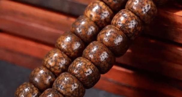  值钱|老星月菩提手串真的很值钱吗？和新料价格相差百倍，成交量说明了一切