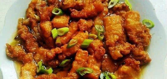 少许|精选美食：西兰花炒虾仁，芹菜炒鱿鱼，酥炸藕盒，蒸碗酥肉的做法