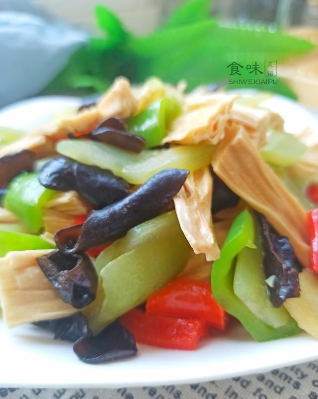  块钱|入秋了，把这3样素菜一起炒，成本2块钱，清淡营养，怎么吃都不够