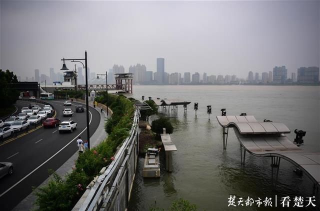  汉口站|28.36米！汉口站水位回落0.04米