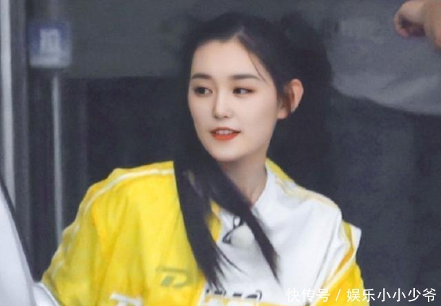 脱妆|蒋依依《奔跑吧》下水,脱妆截图火了,颜值太过真实了