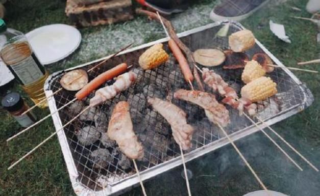 卫生官员|疫情期间别太馋！不戴口罩烧烤，27名加拿大人感染，百人隔离