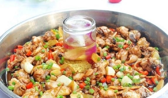  炖鸡|不用放水的炖鸡，味道真是太鲜了，做法还很简单。