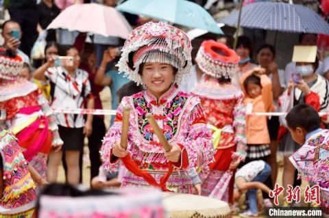 苗汉|四川叙永：数千名苗汉儿女“赶苗场”
