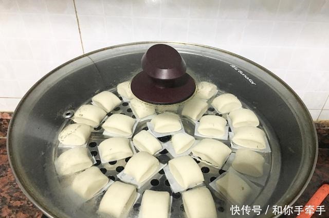 面团|想吃馒头学我这样做,又香又软,一次发酵更省时