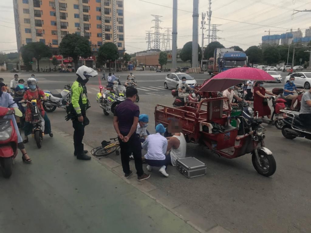  车辆驾驶人|警医联动，就是快！