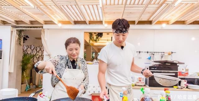 黄晓明|黄晓明是卑微的“端水大师”,却在另一个节目里这样对待颖宝?