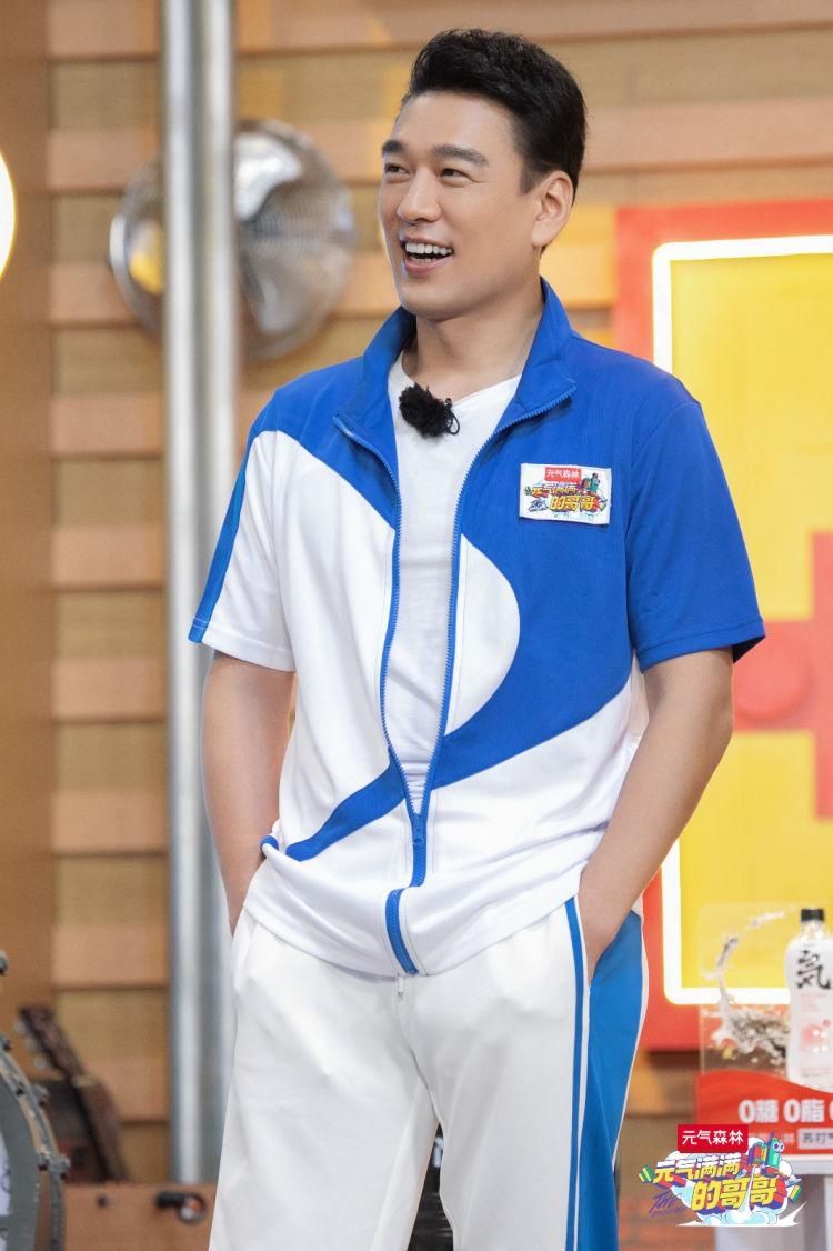  身份|《元气满满的哥哥》玩大了 胡军杨洋互换身份遭昔日队友无情吐槽