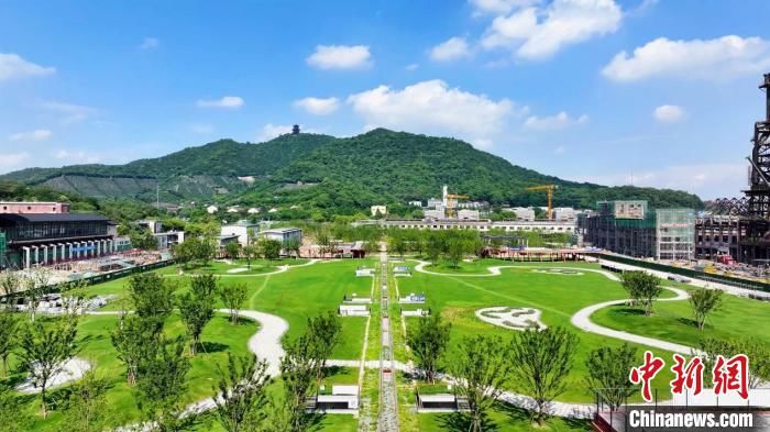 大运河杭钢公园公共空间建成 4.5万平方米大草坪迎首秀