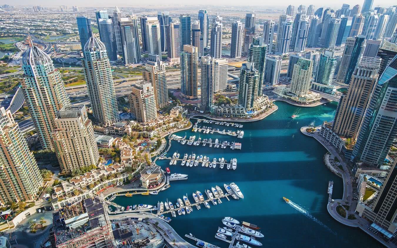 全球|全球第一大人工码头:面积仅4.9平方千米,却被塞进了超200座高楼