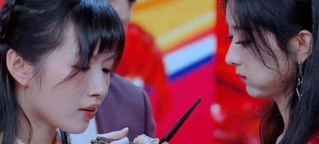  立马|赵丽颖看到卤肉，立马拿碗盛，看到她给谁吃了粉丝直呼羡慕