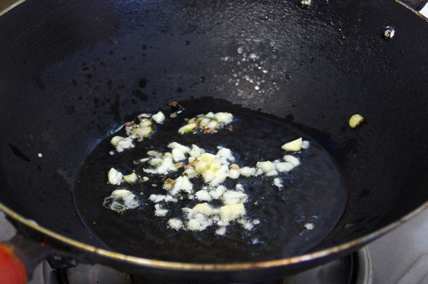  好吃|肉罐头拌面，方便快捷又好吃