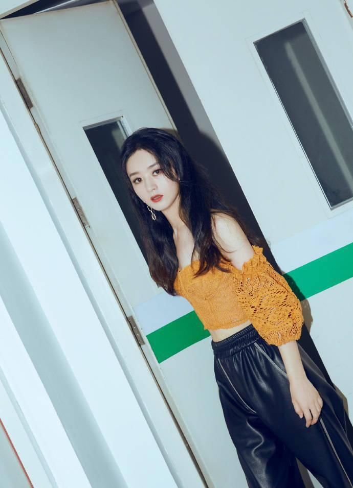  中餐厅|湘江橘子洲头的甜酷girl 赵丽颖现身《中餐厅》发布会现场