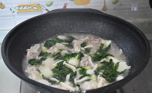 简单|入秋了，用3个食材煮这汤，做法简单鲜美又滋润，隔三差五就会做