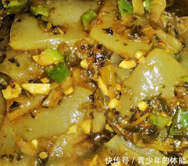 绝配|酸菜炒魔芋豆腐,简直就是酸爽中的绝配,保证你吃的都停不下来