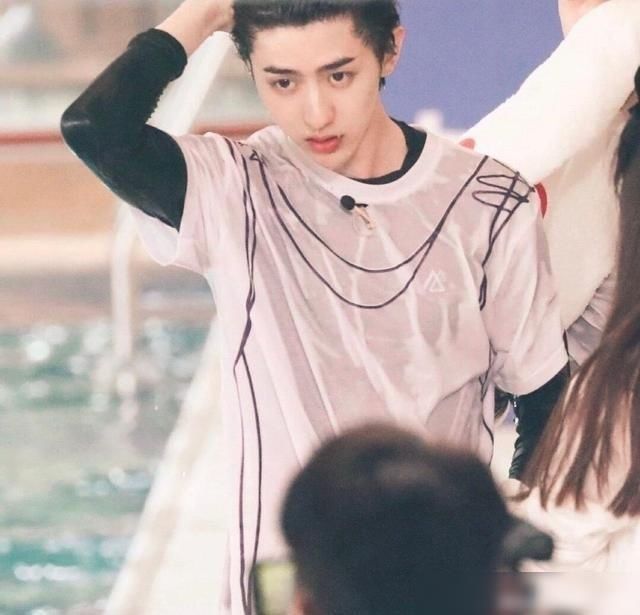  不再|因为蔡徐坤，很多人不再看《奔跑吧》