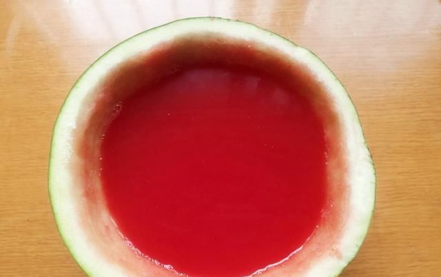  西瓜汁|西瓜买回来别直接吃，换个小花样，口味升级，清凉软嫩好消暑