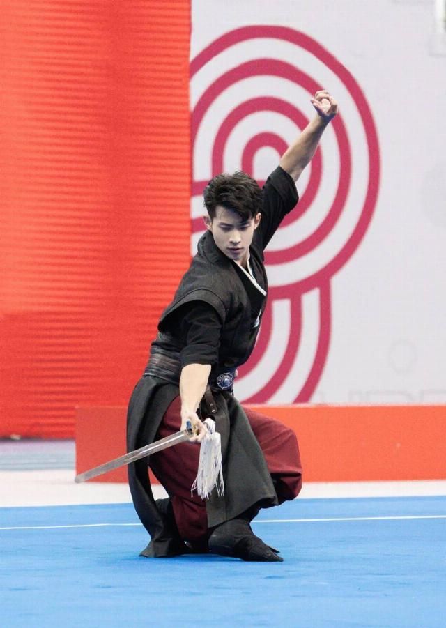  娱乐圈|他，怕不是会飞吧？