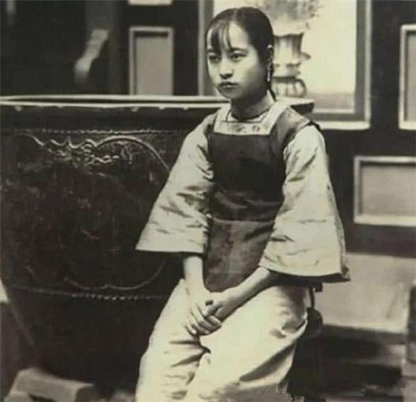 花甲|新娘猝死，花甲老翁惊现棺中，谜团重重，真相为何？