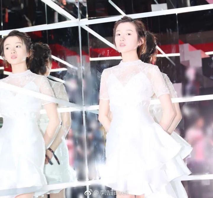  激烈|《快本》主持团纳新竞争激烈，空降女主持被群嘲，杨幂亲自上阵