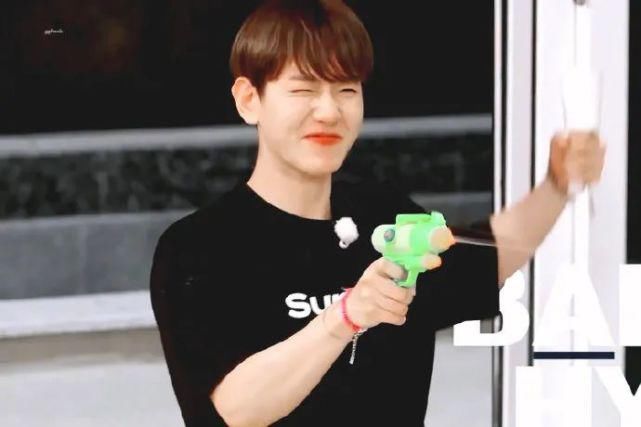  KAI|伯贤&KAI综艺+真人秀排队等放送！这个九月不是一般忙