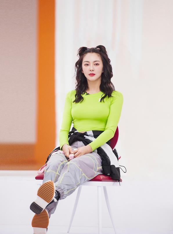 拿下|还在觉得张雨绮是“傻大姐”?她成《姐姐》最大赢家,口碑逆转拿下3个代言