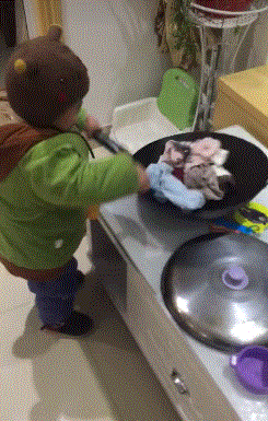 大哥|搞笑gif:大哥,这样开车,你不冷吗