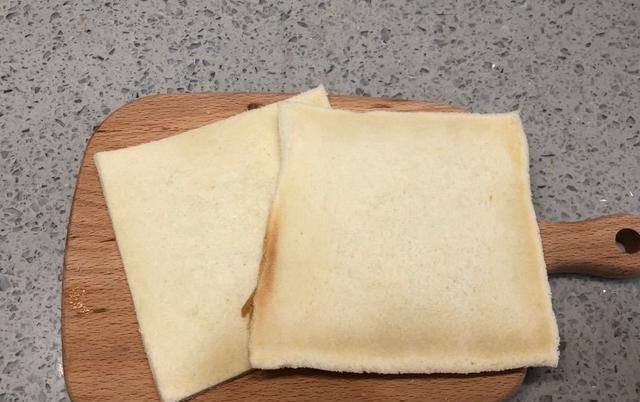  芝士|吐司的网红吃法，健康非油炸，酥软拉丝，给孩子当早餐正合适