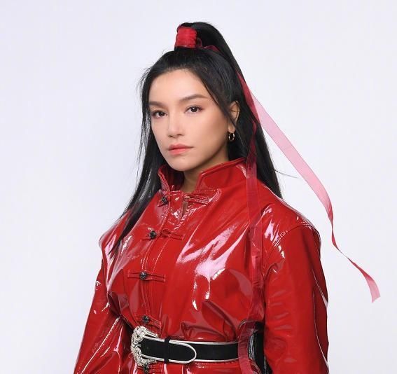  江映蓉|江映蓉参加《好声音》，刘昕录制《乐夏2》，现在流行再就业吗？