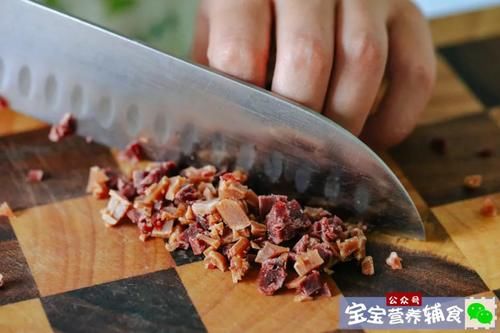  蛋糕|比馒头简单，赶上蛋糕了，不打发，老远就能闻到弄弄的红枣味，宝宝辅食