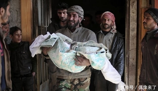  女儿|3岁女孩在学校身亡，父亲抱着女儿遗体痛哭，真相让所有人痛心！