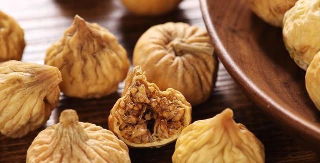 维生素|女性过了30岁，4种食物要多吃，养肝排毒，不妨一试