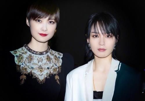 爷青|爷青回！李宇春晒与周笔畅合照，15年后超女冠亚军同框似姐妹