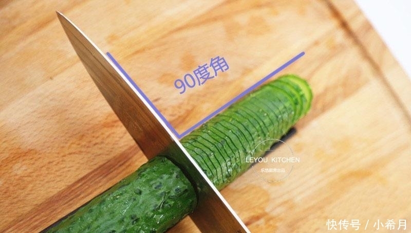 黄瓜|凉拌黄瓜, 换一种切法, 片片不断, 新年在家露一手
