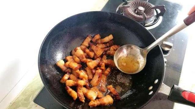 做法|想吃红烧肉不用下饭店,配方和做法详细告诉你,香而不腻,超下饭