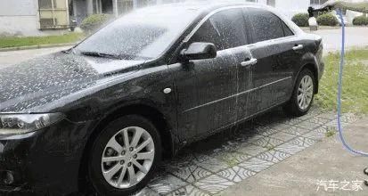 清洗|夏天这样洗车,小心“毁”车,正确操作是?