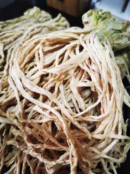  做法|这菜晒一晒，放一年不会坏，炒肉特别香，清肠瘦肚子，腰围变细了