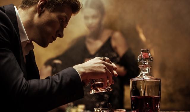 俄罗斯|除了白酒,世界上还有五种蒸馏酒,喝了这么多年,你确定你知道